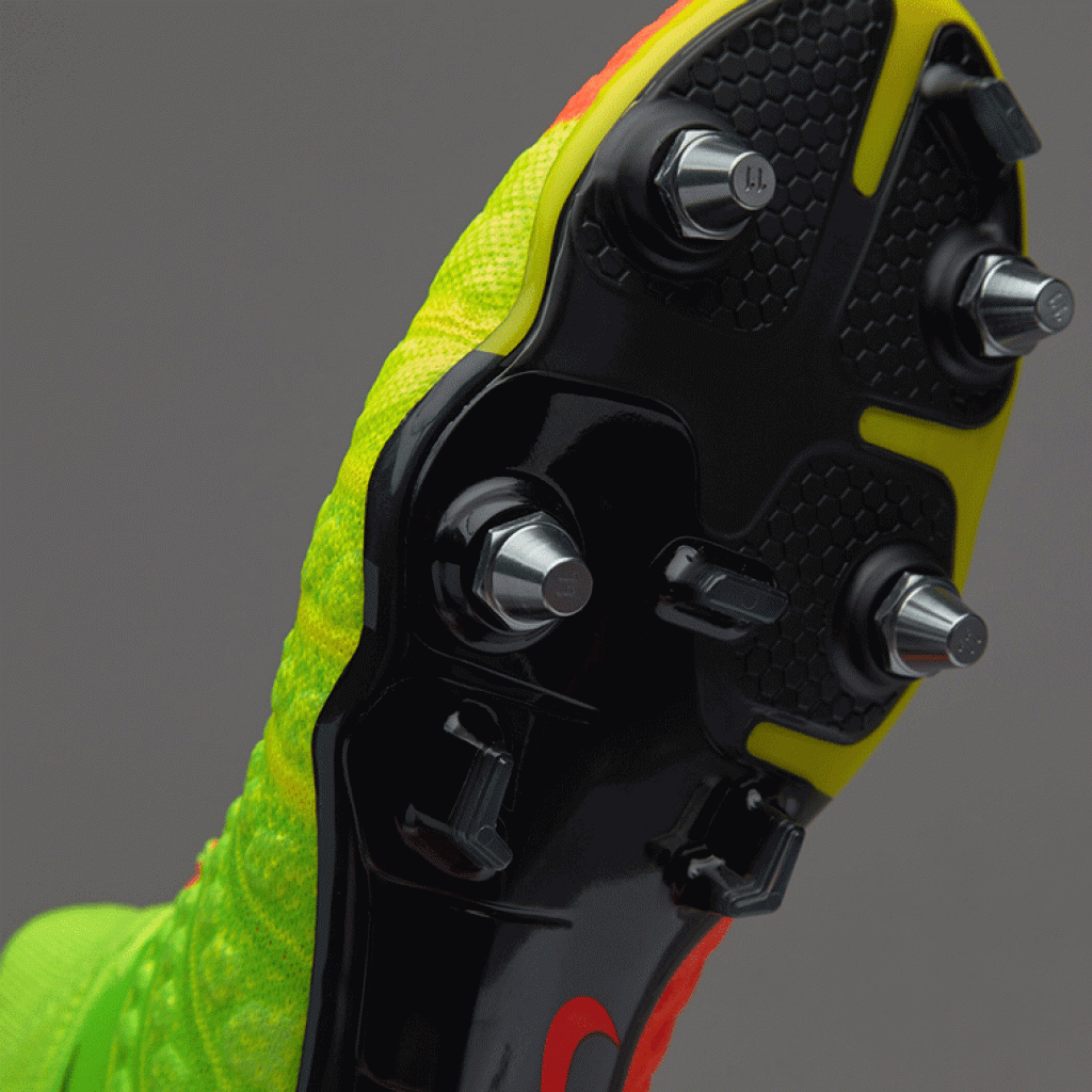 Бутсы профессиональные Nike Hypervenom Phantom III DF SG-Pro