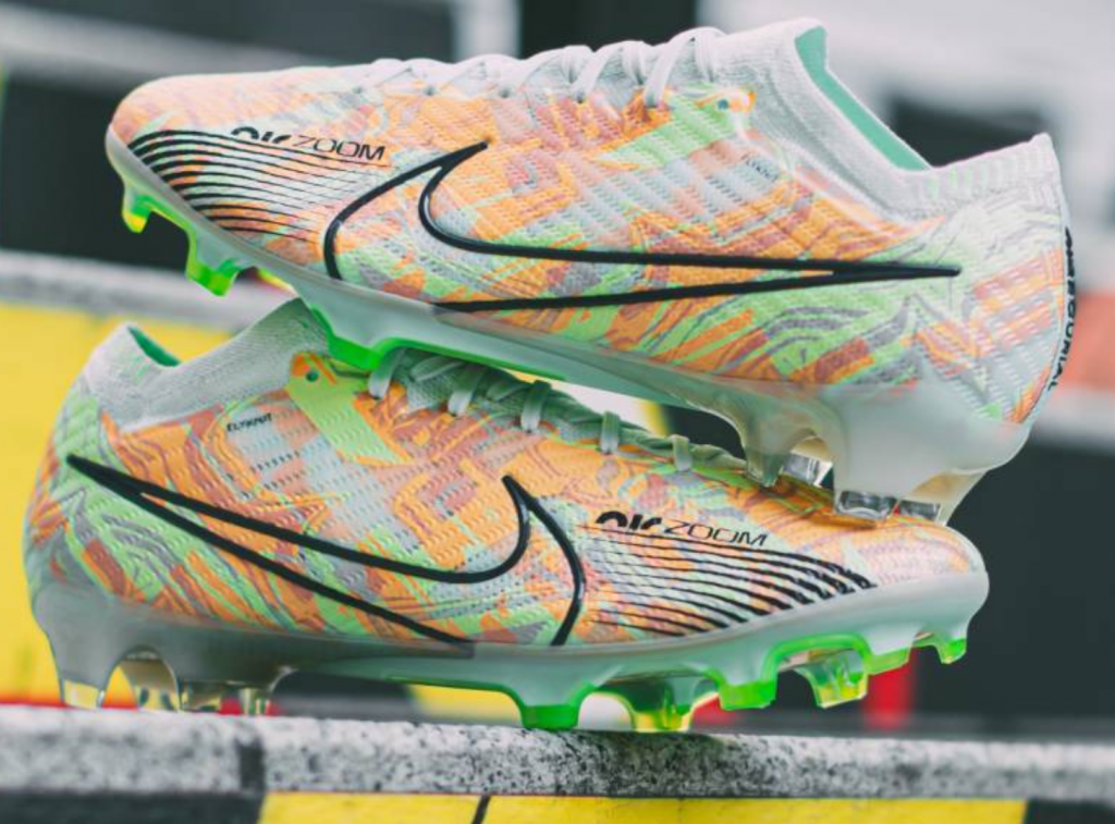 Бутсы профессиональные Nike Mercurial Vapor 15 Elite FG