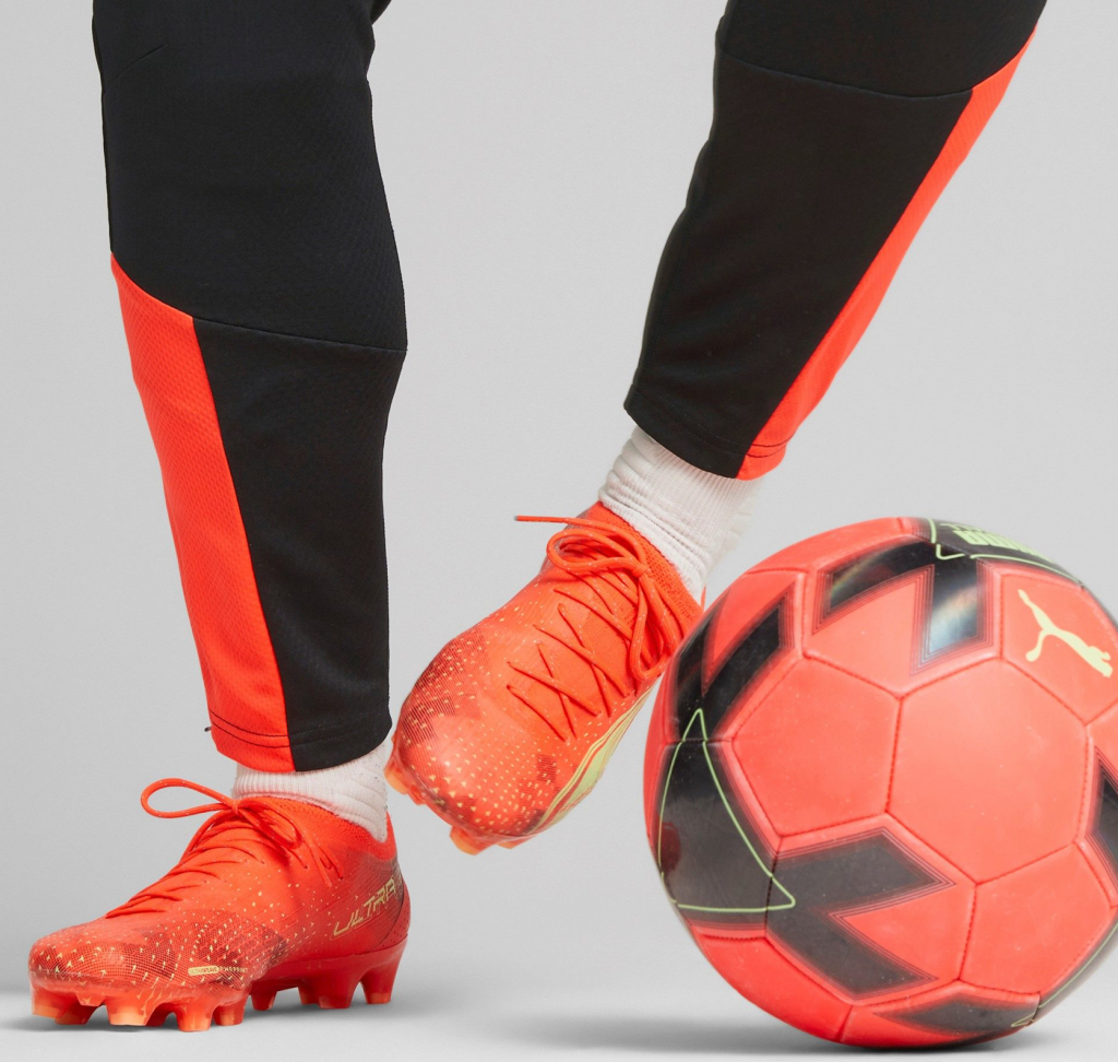 Бутсы профессиональные Puma Ultra Ultimate FG