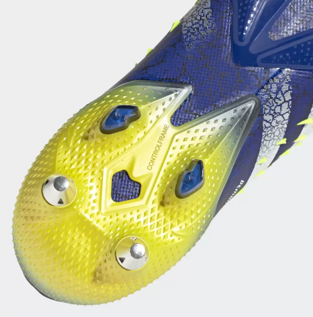 Бутсы профессиональные Adidas Predator Freak.1 L SG