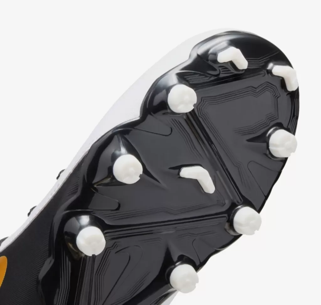 Бутсы детские Nike Phantom Luna II Academy JR FG