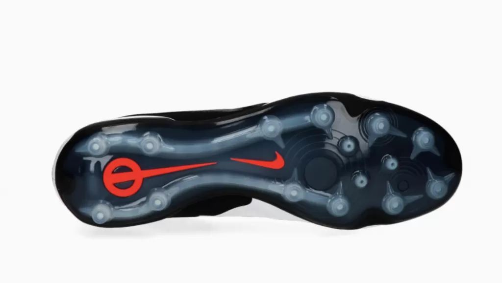 Бутсы профессиональные Nike Tiempo Legend 10 Elite AG-Pro
