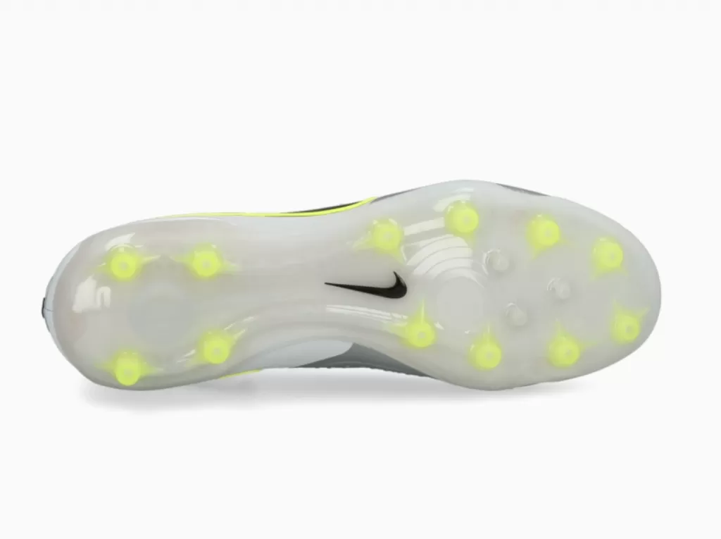 Бутсы профессиональные Nike Tiempo Legend 10 Elite AG-Pro
