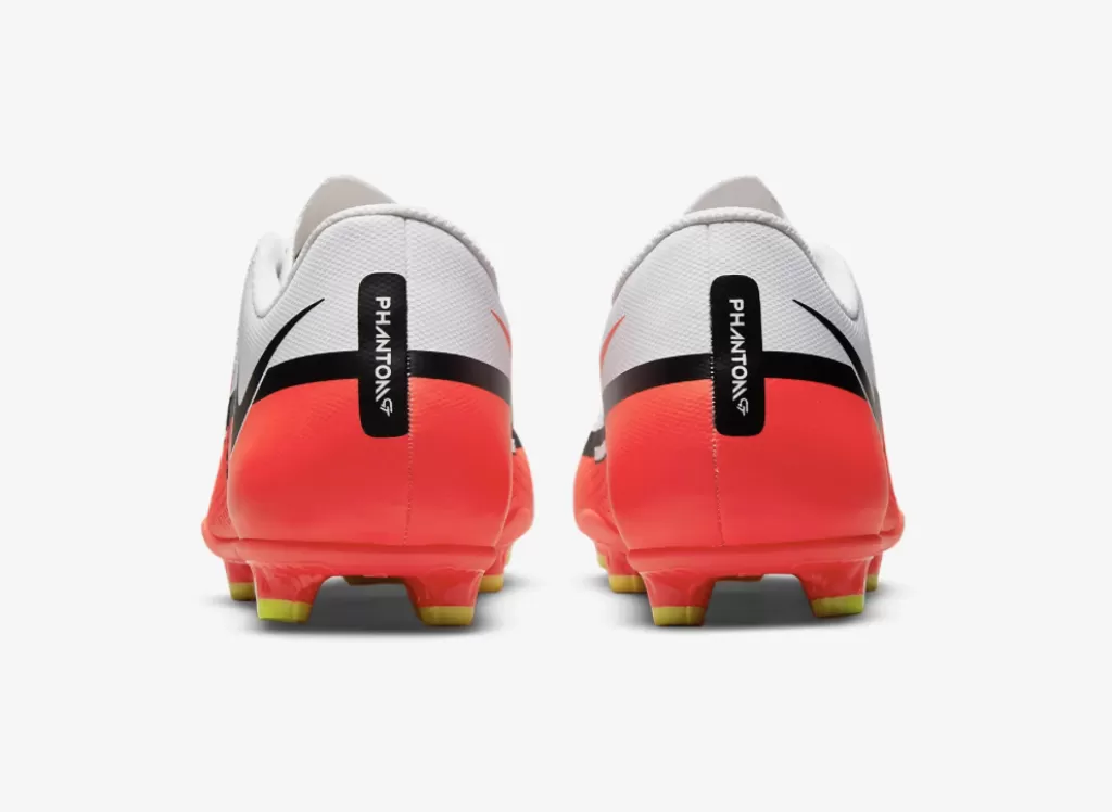 Бутсы Nike Phantom GT2 Club MG