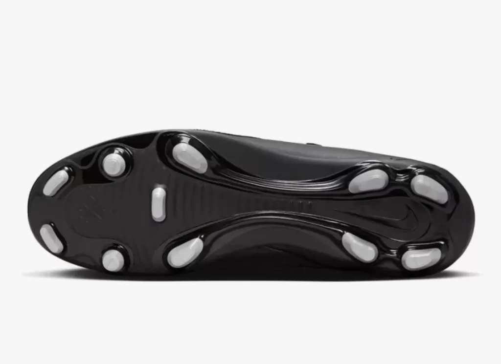 Бутсы Nike Phantom Luna II Club FG
