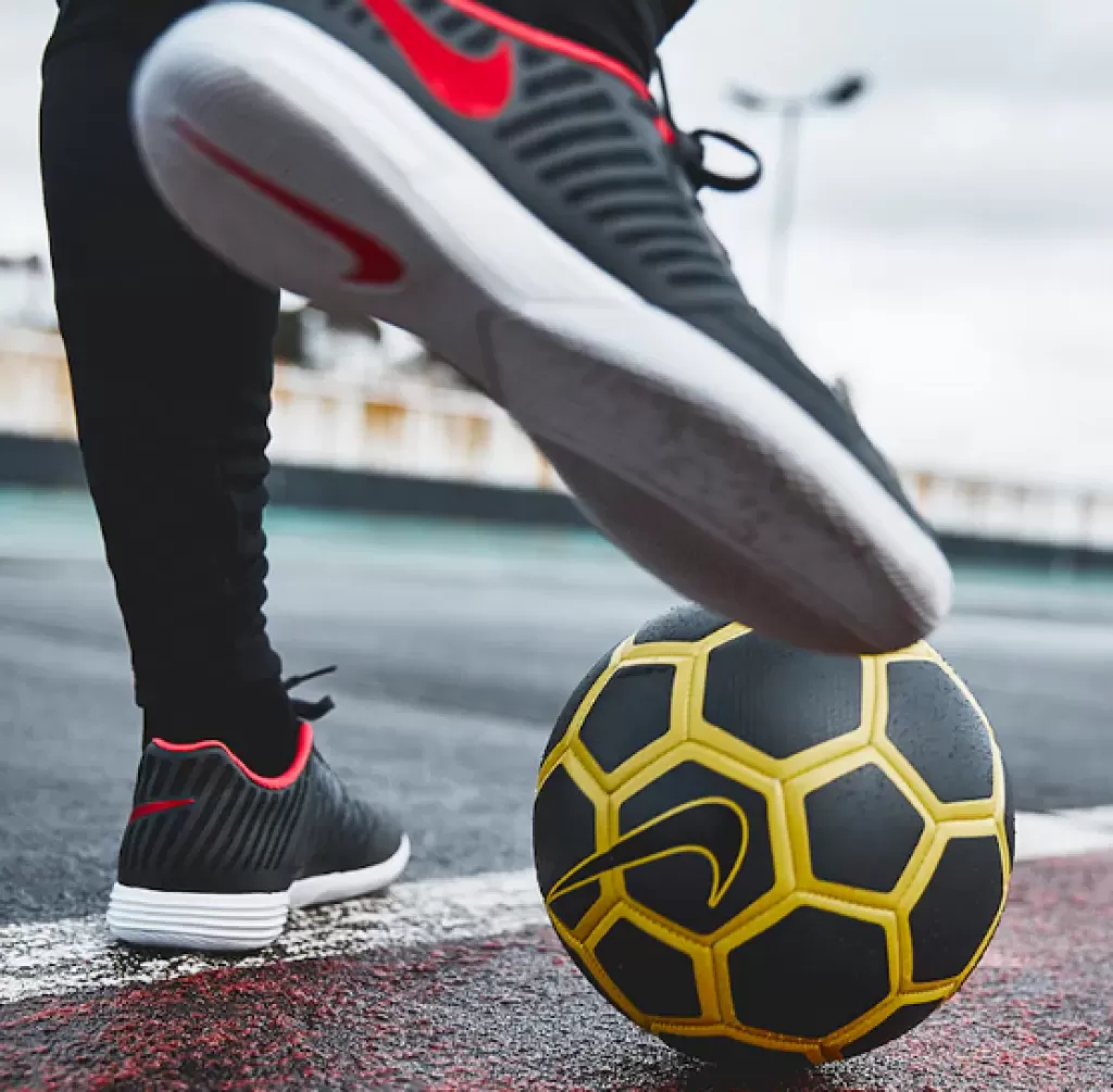 Футзалки профессиональные Nike Lunargato II Indoor