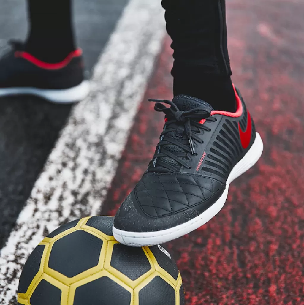 Футзалки профессиональные Nike Lunargato II Indoor