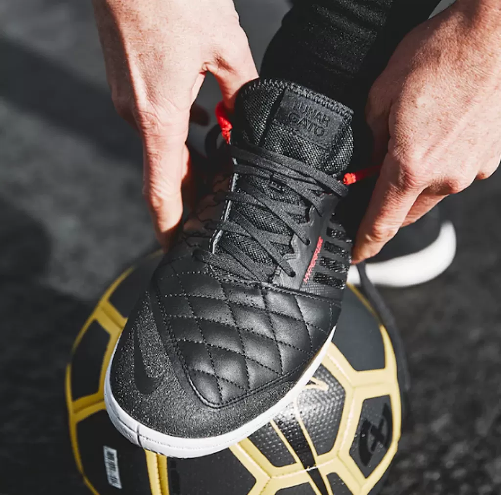 Футзалки профессиональные Nike Lunargato II Indoor