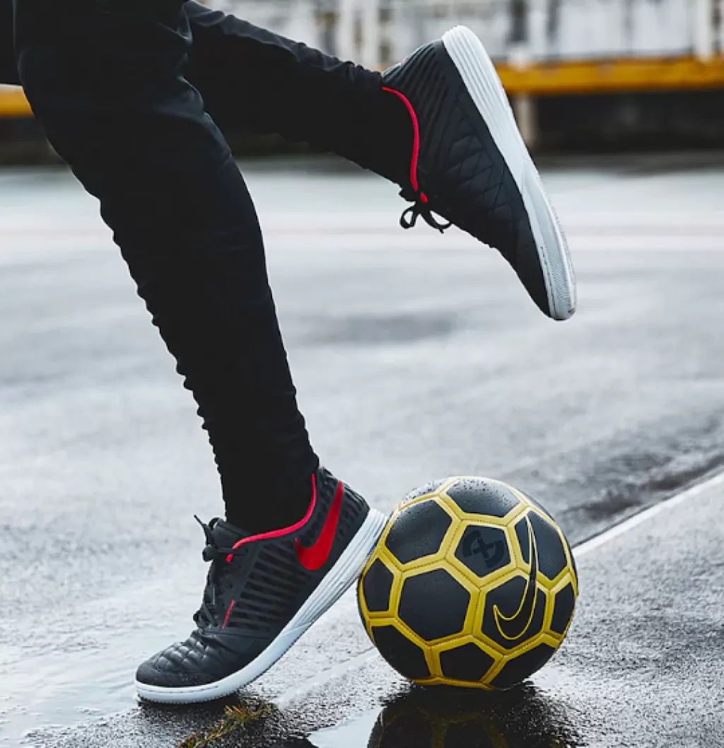 Футзалки профессиональные Nike Lunargato II Indoor