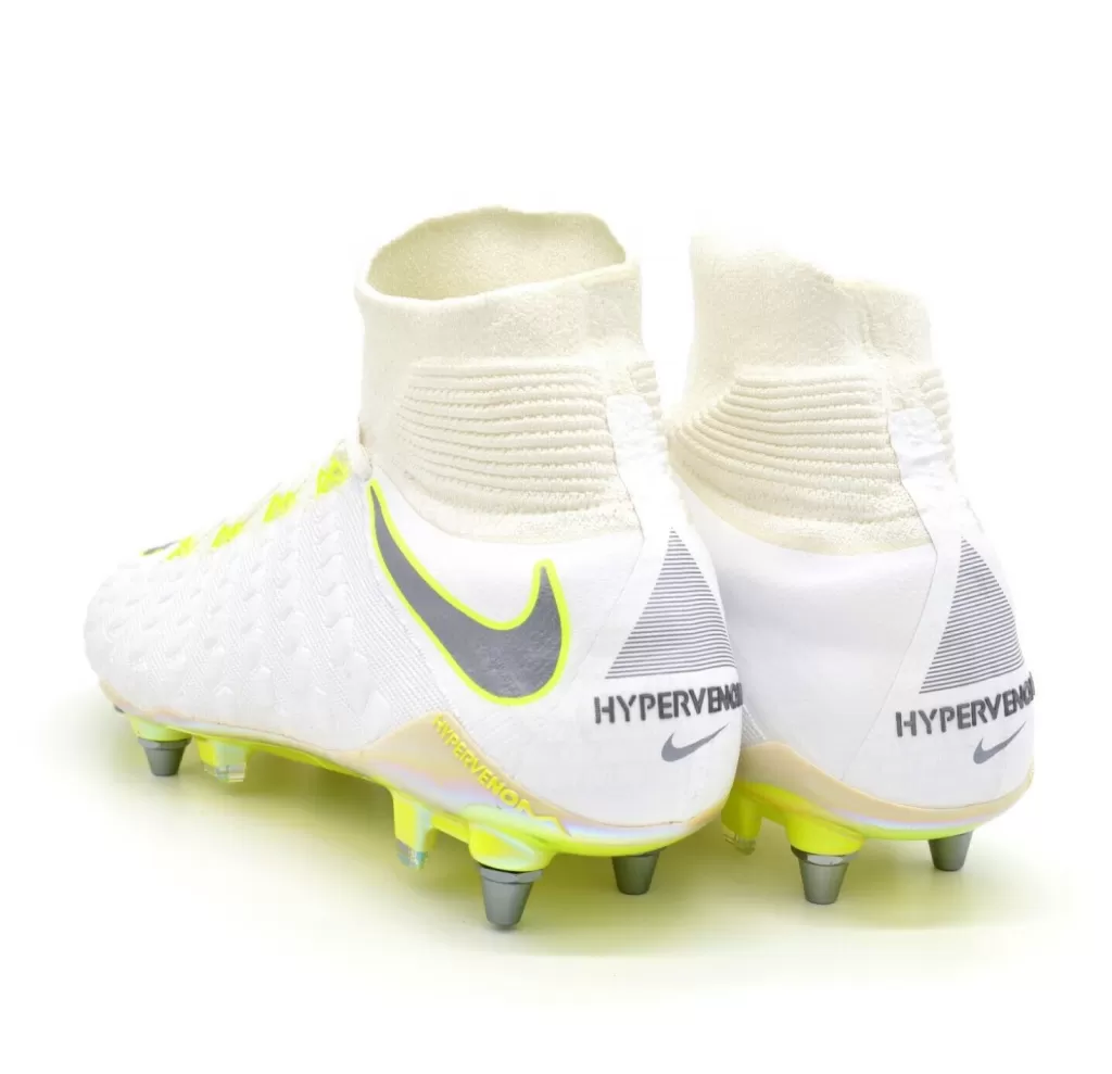 Бутсы профессиональные Nike Hypervenom Phantom III DF SG-Pro