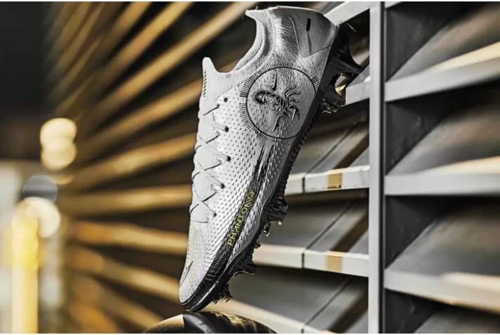 Бутсы профессиональные Nike Phantom GT Elite SE FG