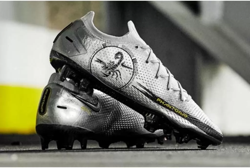 Бутсы профессиональные Nike Phantom GT Elite SE FG