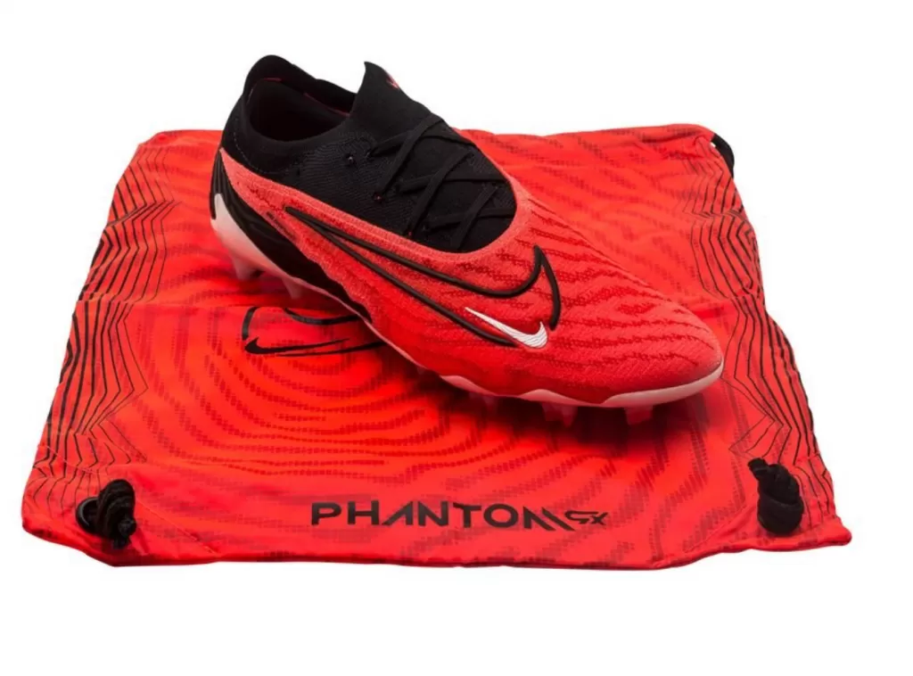 Бутсы профессиональные Nike Phantom GX Elite FG