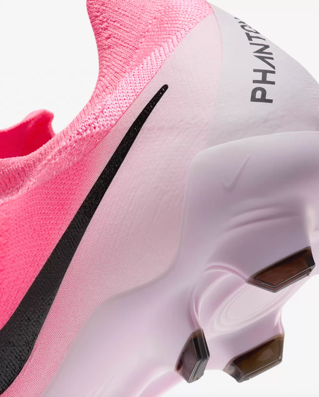 Бутсы полупрофессиональные Nike Phantom GX II Pro FG