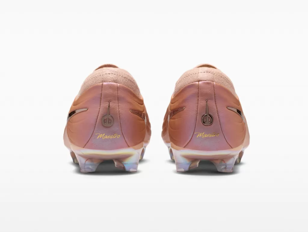 Бутсы профессиональные Nike Tiempo Maestro Elite LE FG