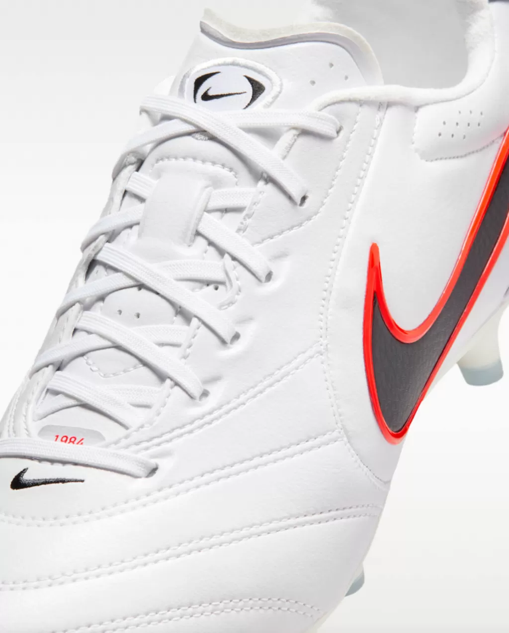 Бутсы полупрофессиональные Nike Tiempo Ligera Pro FG