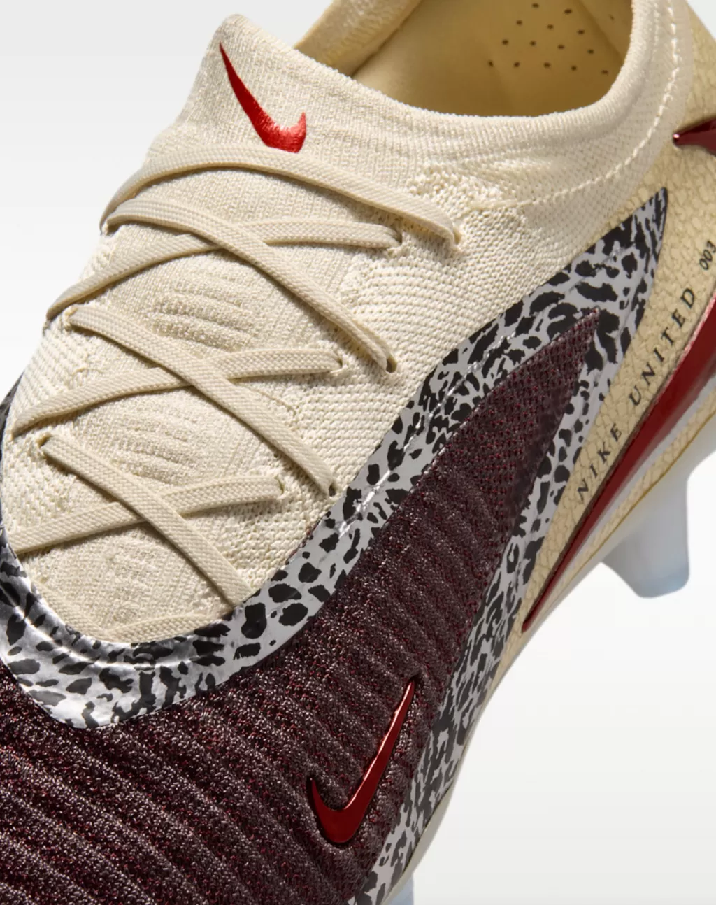 Бутсы профессиональные Nike Phantom 6 Low NU3 Elite FG