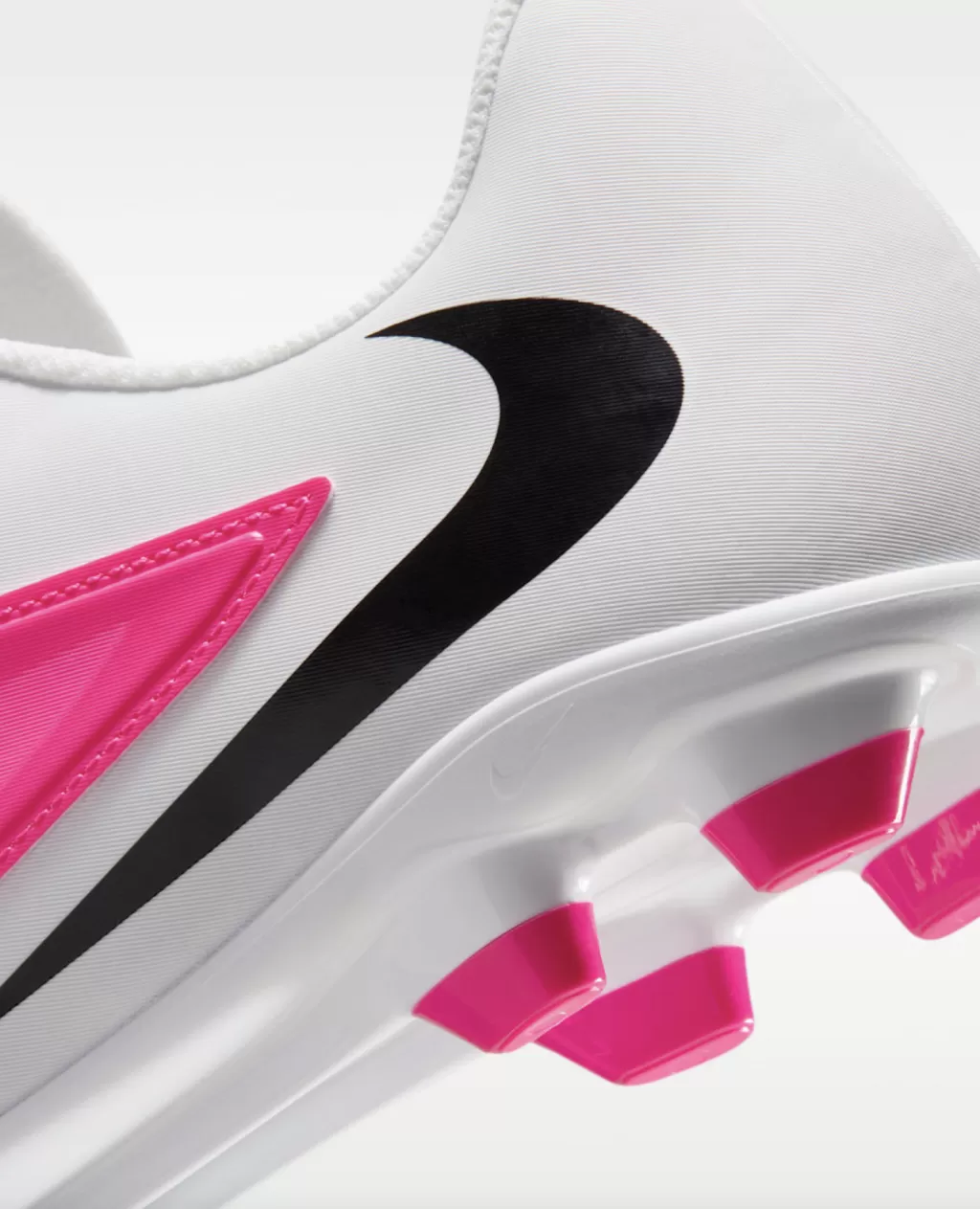 Бутсы Nike Phantom 6 Low Club FG