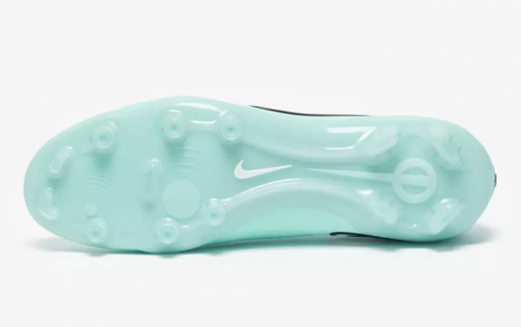 Бутсы профессиональные Nike Tiempo Legend 10 Elite FG