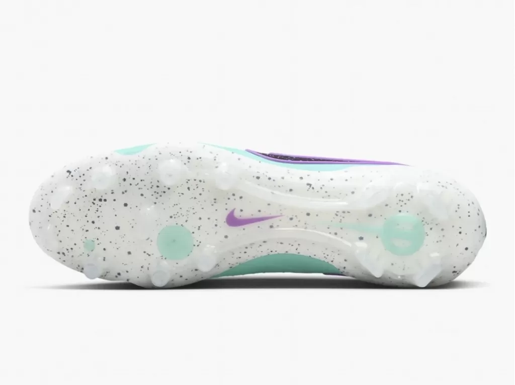 Бутсы профессиональные Nike Tiempo Legend 10 Elite FG