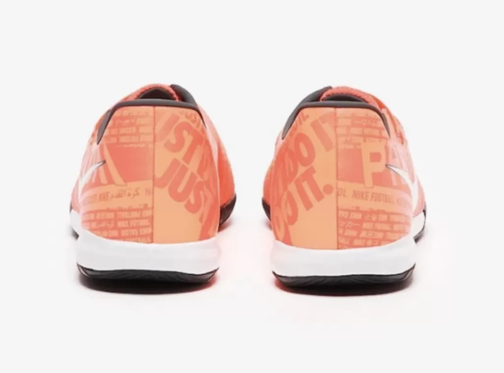 Футзалки Nike Phantom VNM Academy Indoor