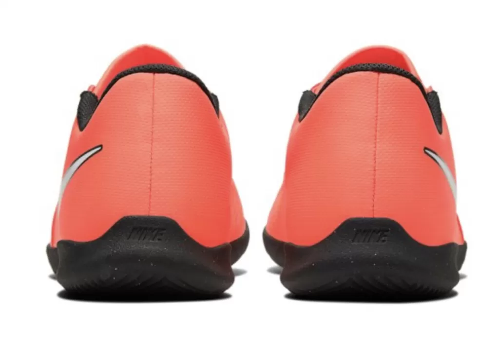 Футзалки Nike Phantom VNM Club Indoor