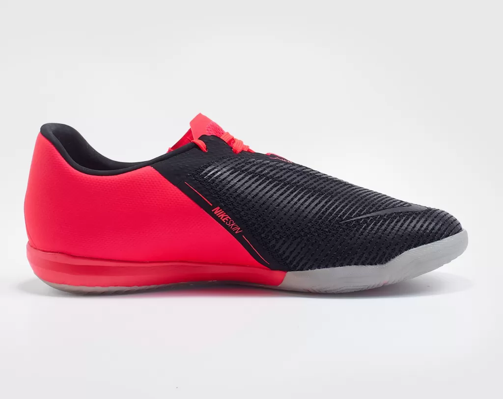 Футзалки профессиональные Nike Phantom VNM Pro Indoor