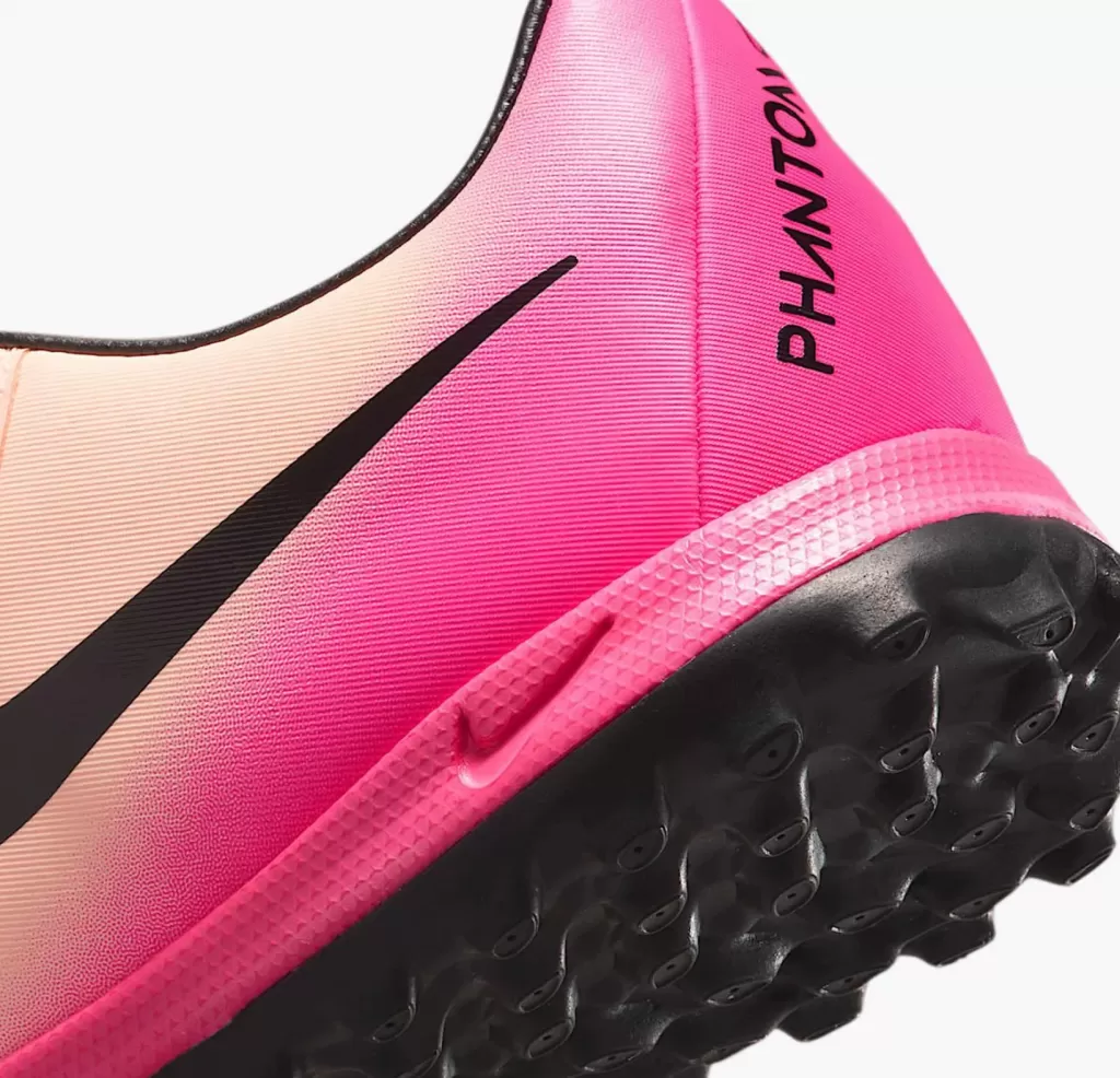 Шиповки Nike Phantom GX 2 Academy TF