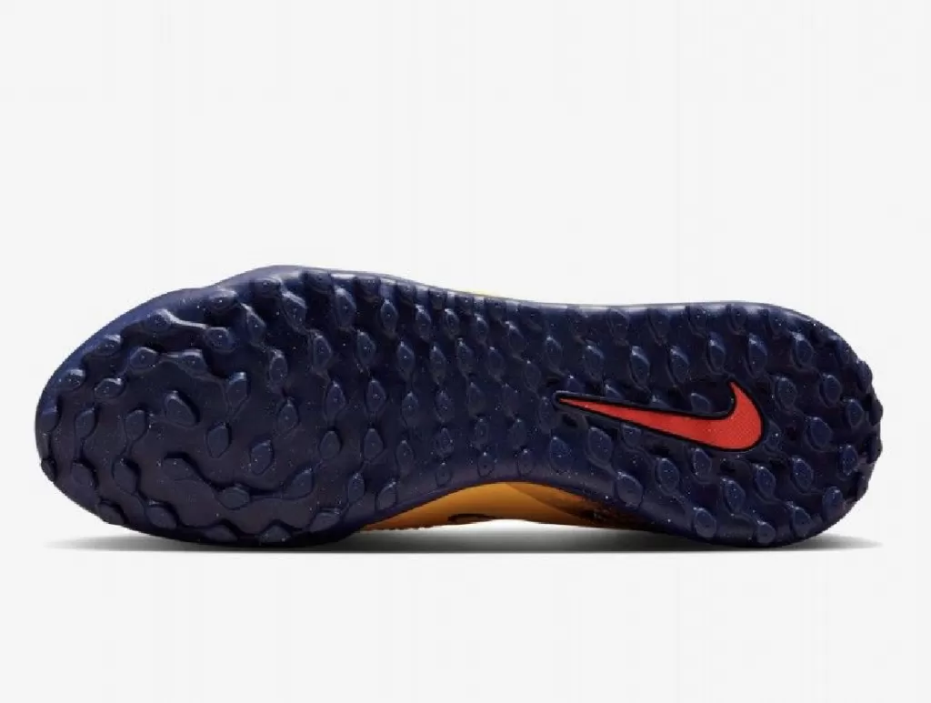 Шиповки Nike Phantom 6 Low Academy Erling Haaland TF