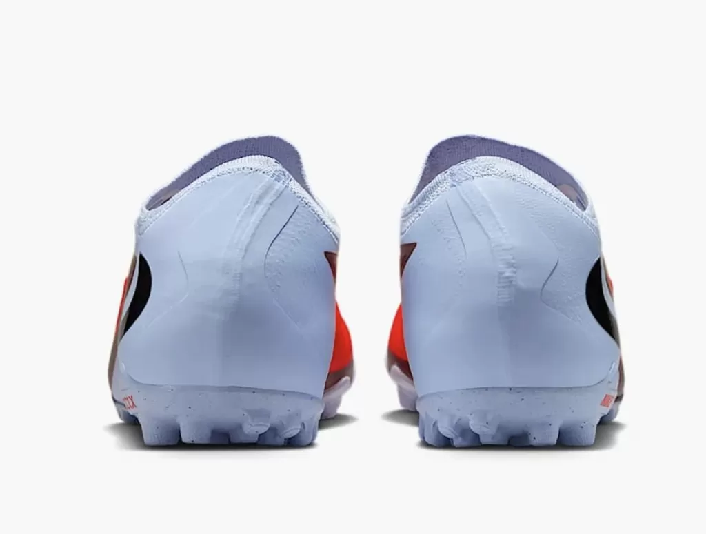 Шиповки профессиональные Nike Phantom 6 Low Pro TF