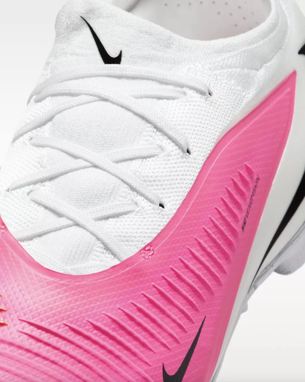 Шиповки профессиональные Nike Phantom 6 Low Pro TF