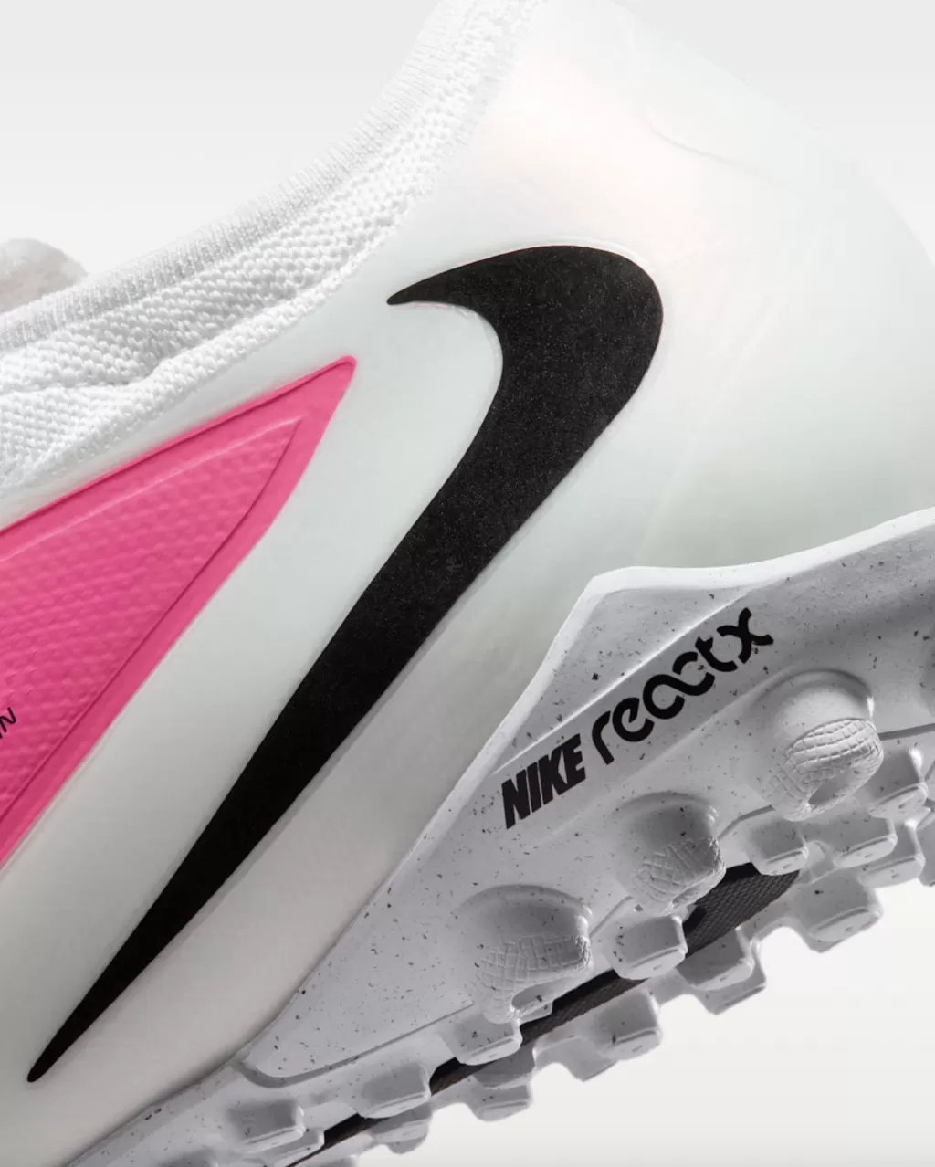 Шиповки профессиональные Nike Phantom 6 Low Pro TF