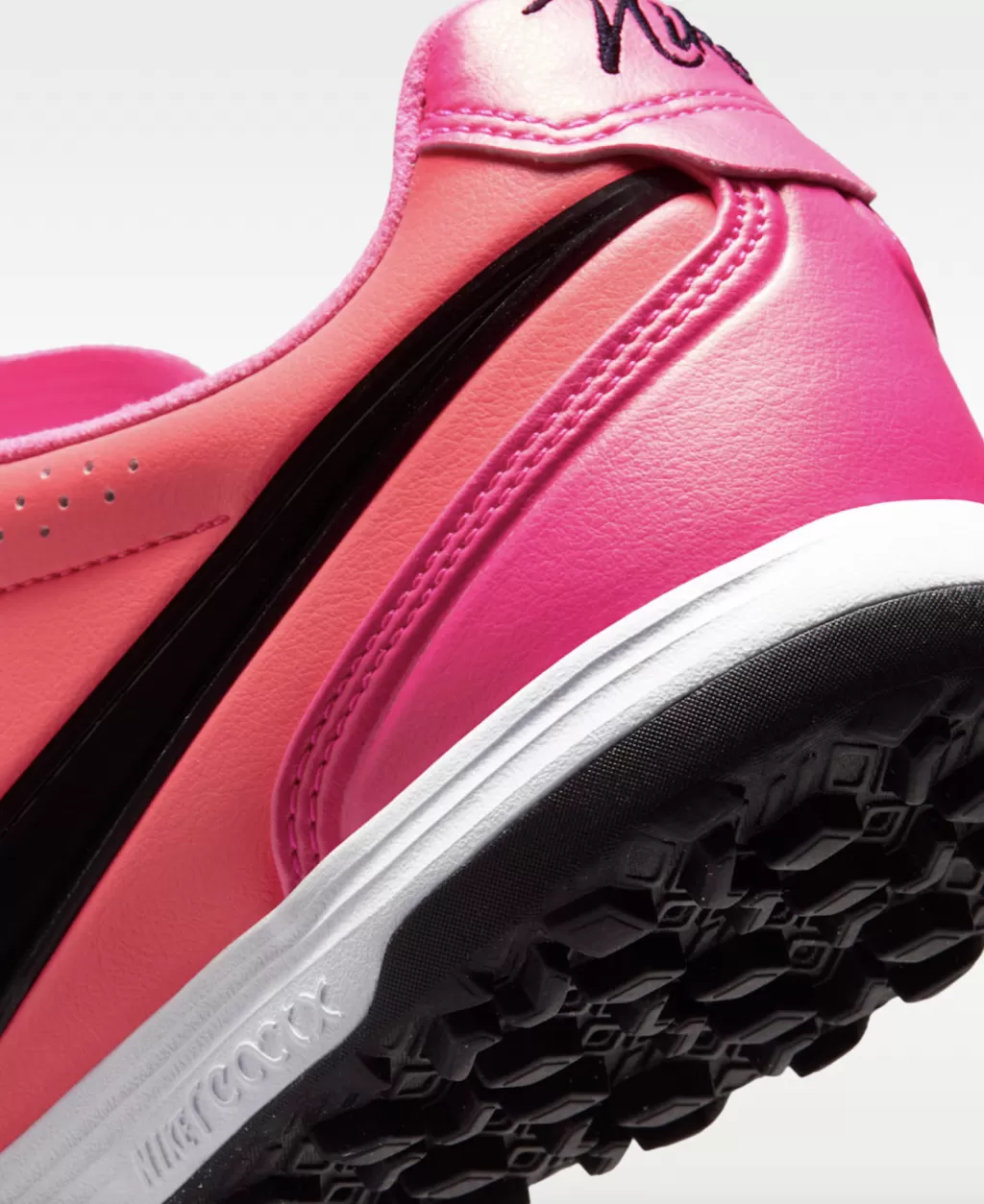 Шиповки профессиональные Nike Tiempo Ligera Pro TF