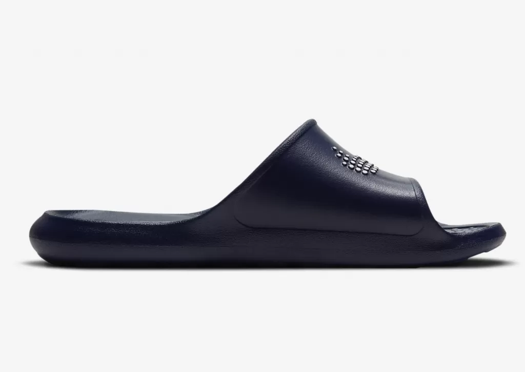 Сланцы Nike Victori One Slide