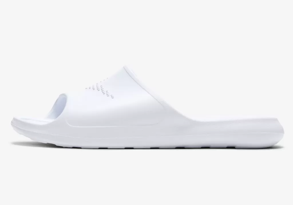 Сланцы Nike Victori One Slide