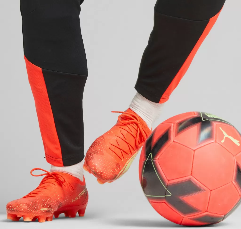 Бутсы профессиональные Puma Ultra Ultimate FG