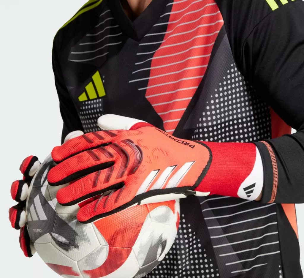 Перчатки вратарские профессиональные Adidas Predator Pro GK Gloves
