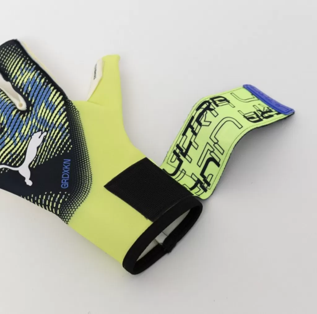 Перчатки профессиональные Puma Ultra Grip 1 Hybrid Pro Gloves